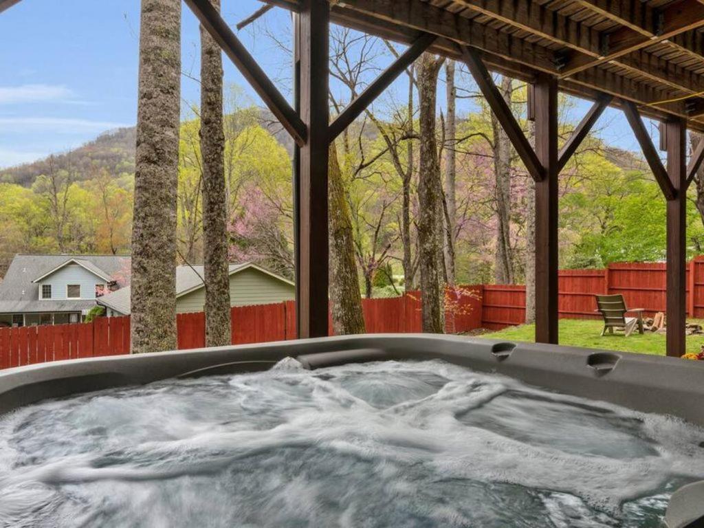 Soco Serene Cabin In The Heart Of Maggie Valley Exteriér fotografie