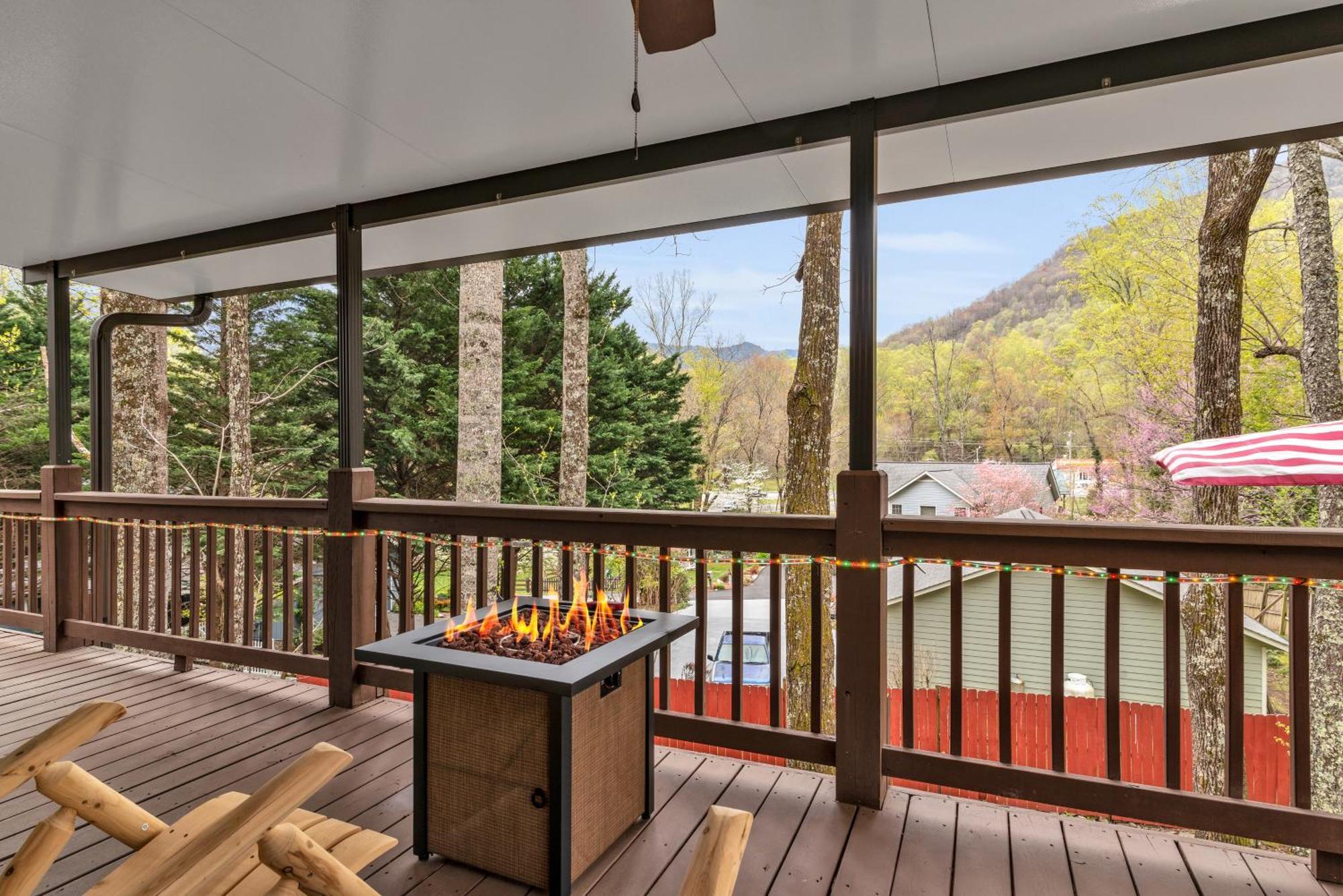 Soco Serene Cabin In The Heart Of Maggie Valley Exteriér fotografie